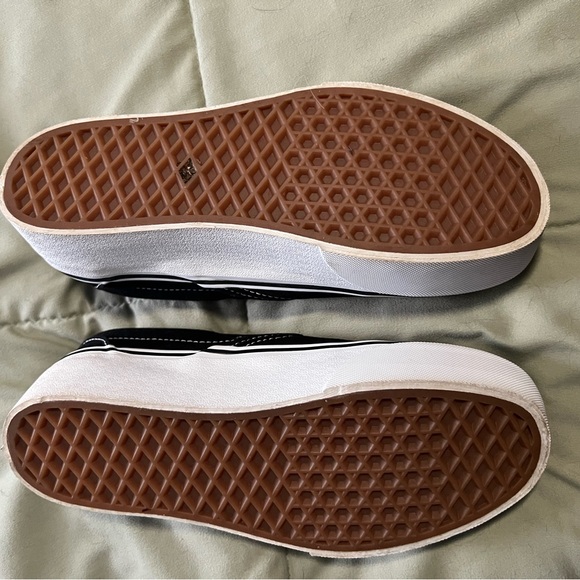 Vans Platform Slip On Tennis Shoes - Picture 4 of 6